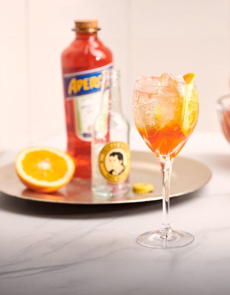 Aperol Tonic Rezeptbild mit thomas Henry Tonic Water und Aperol